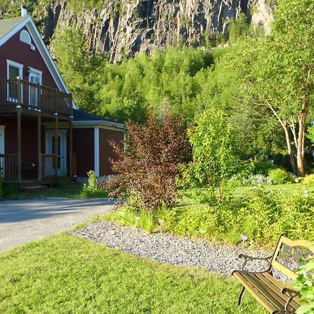 B&B Les Deux Pignons Petit-Saguenay Extérieur photo