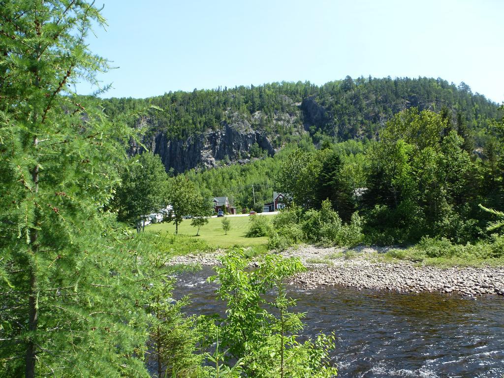 B&B Les Deux Pignons Petit-Saguenay Extérieur photo