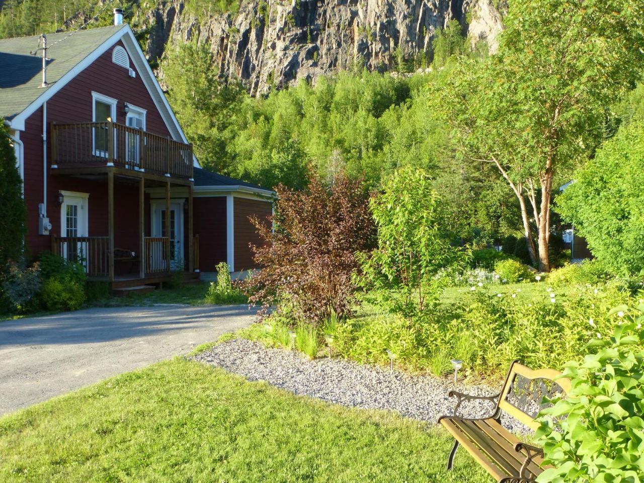 B&B Les Deux Pignons Petit-Saguenay Extérieur photo